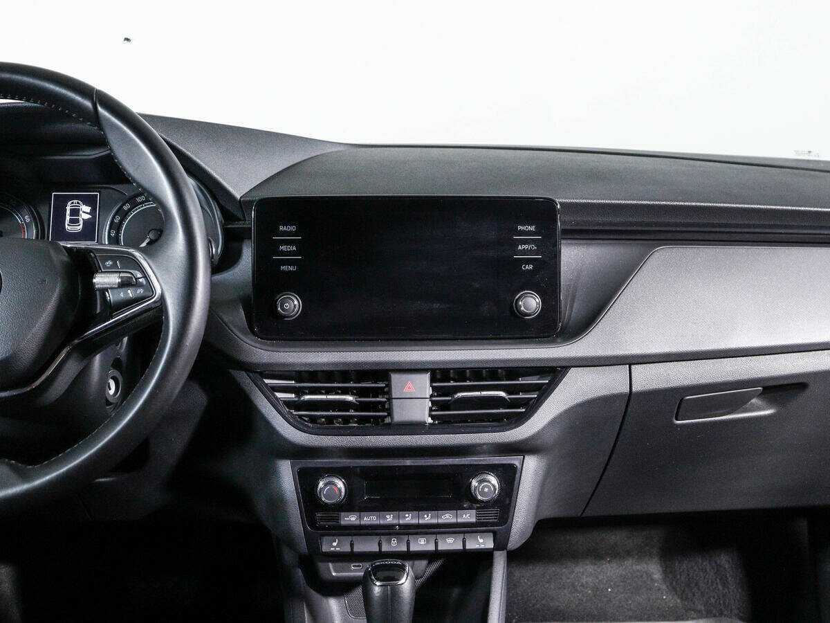 Skoda Rapid с пробегом — 2021 год. Фото: #10