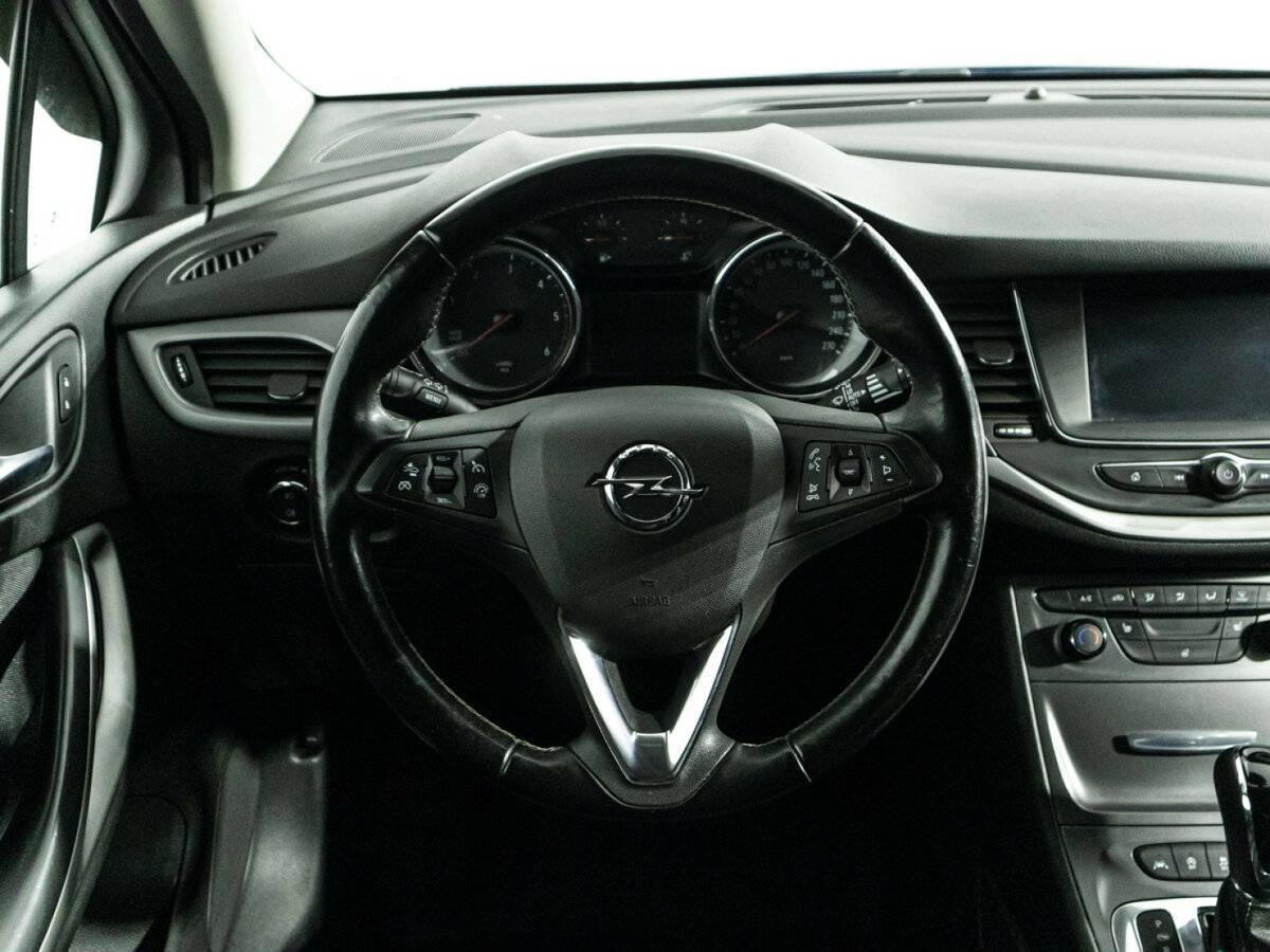 Opel Astra с пробегом — 2019 год. Фото: #16