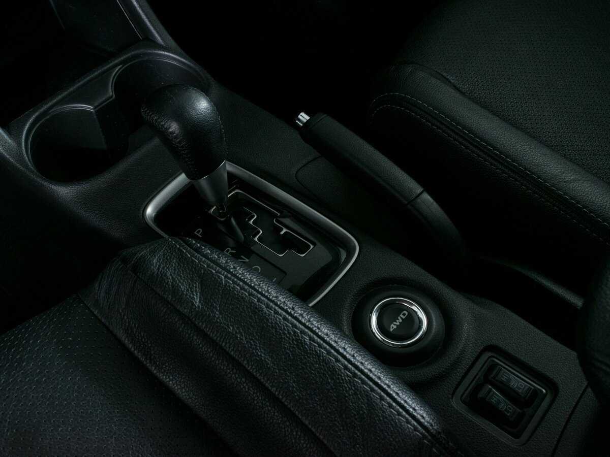 Mitsubishi Outlander с пробегом — 2015 год. Фото: #13