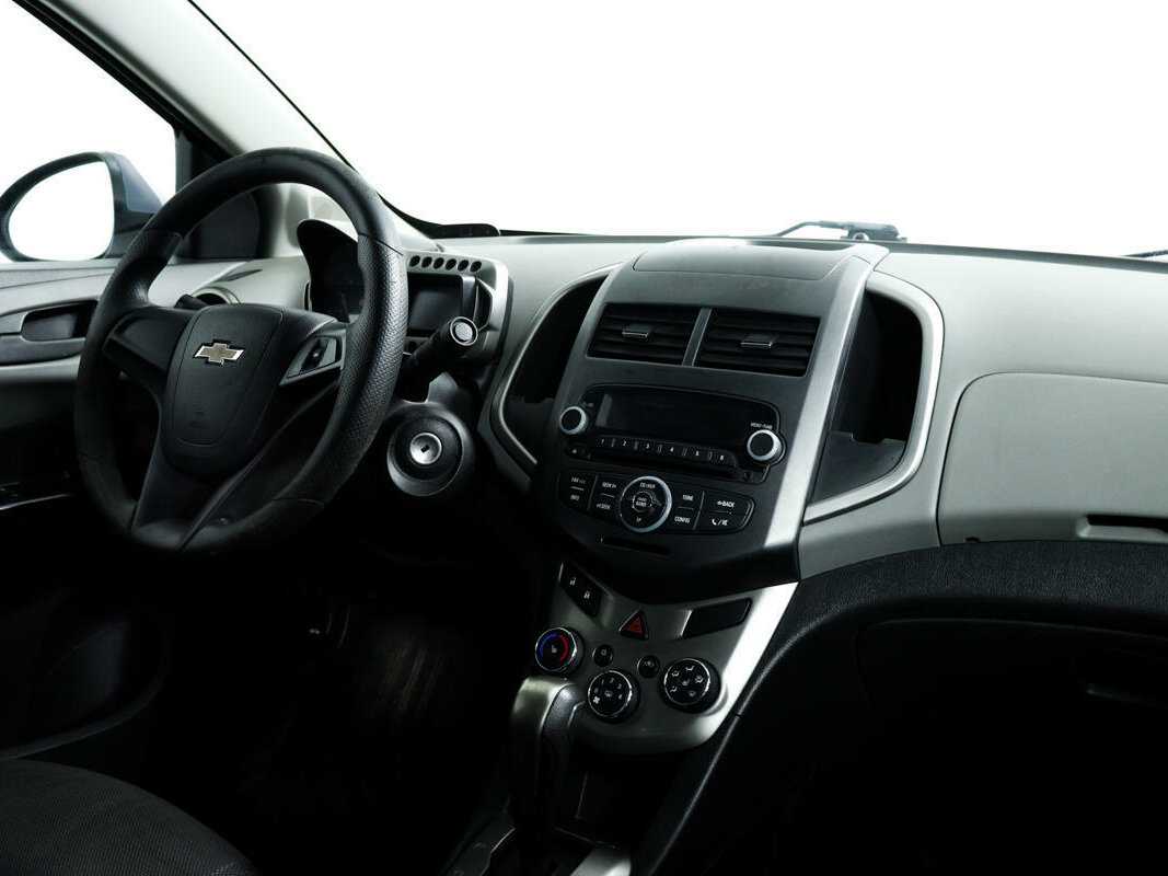 Chevrolet Aveo с пробегом — 2014 год. Фото: #8