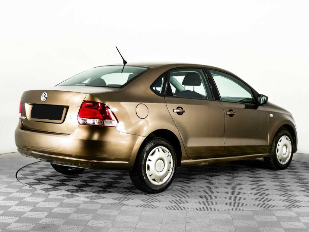 Volkswagen Polo с пробегом — 2015 год. Фото: #4