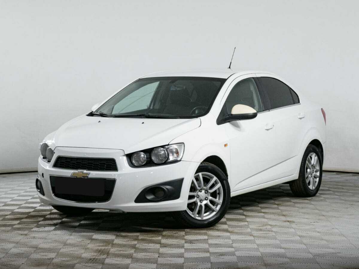Chevrolet Aveo с пробегом — 2013 год. Фото: #0