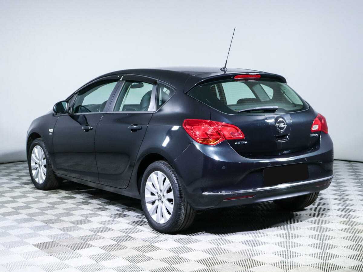 Opel Astra с пробегом — 2014 год. Фото: #5