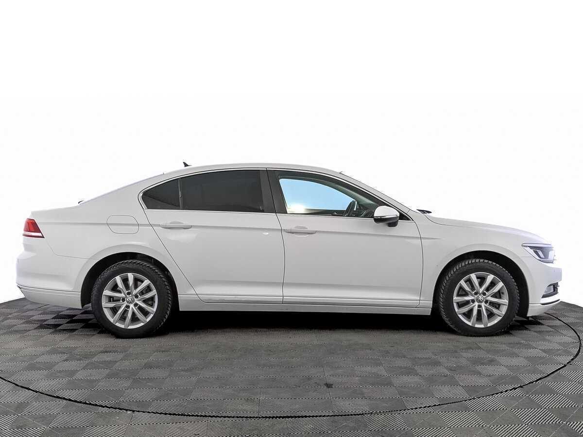 Volkswagen Passat с пробегом — 2019 год. Фото: #3