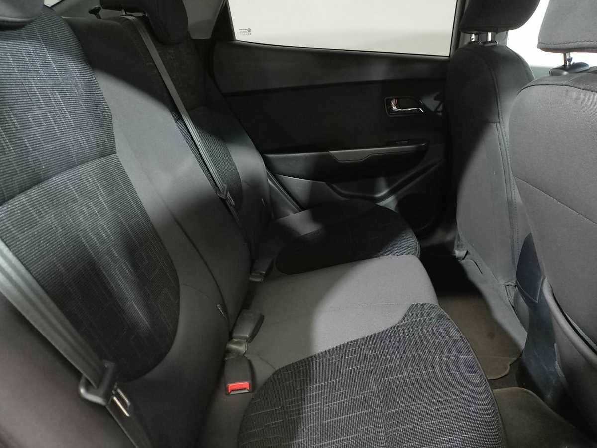 Kia Rio с пробегом — 2013 год. Фото: #10