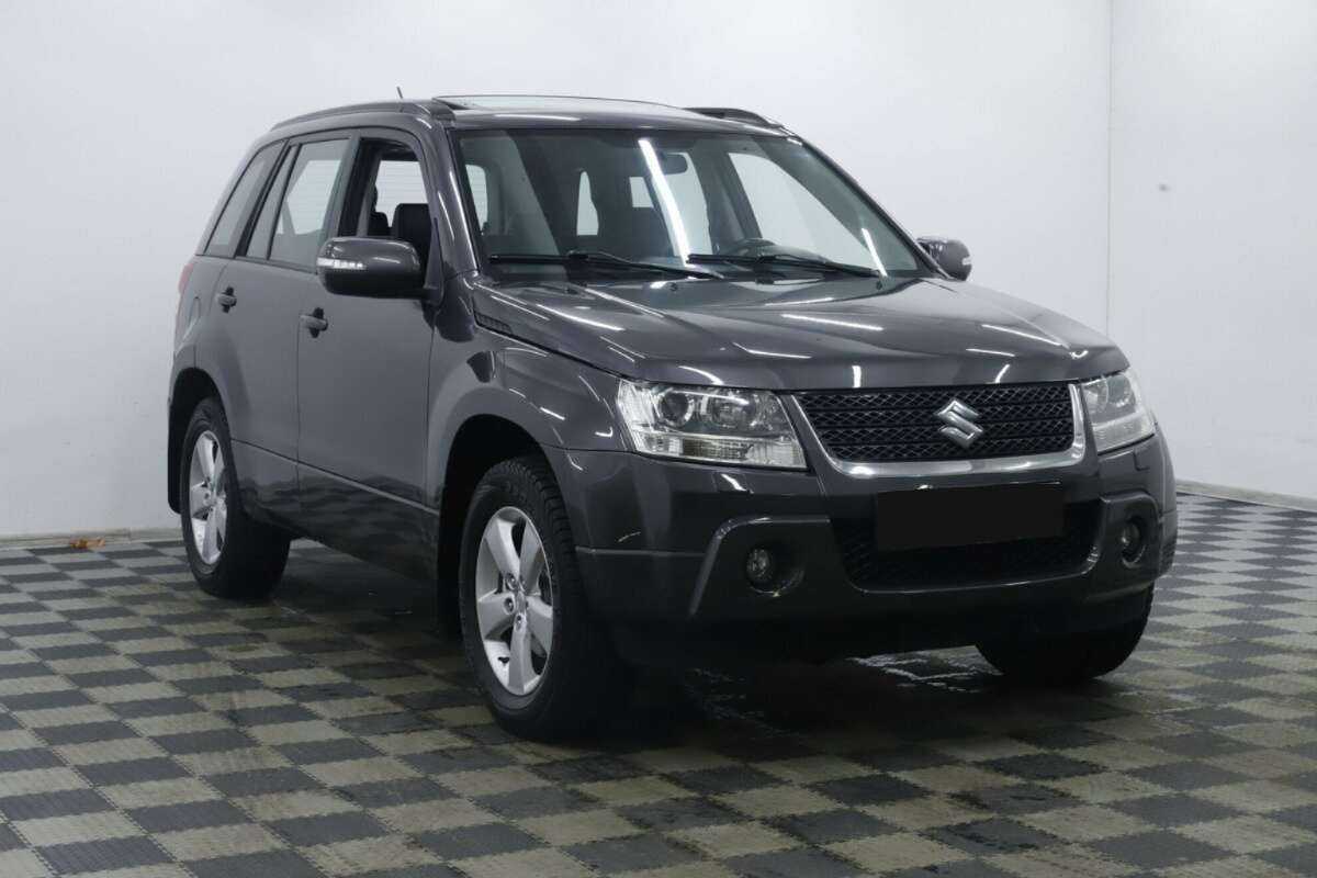 Suzuki Grand Vitara с пробегом — 2012 год. Фото: #2