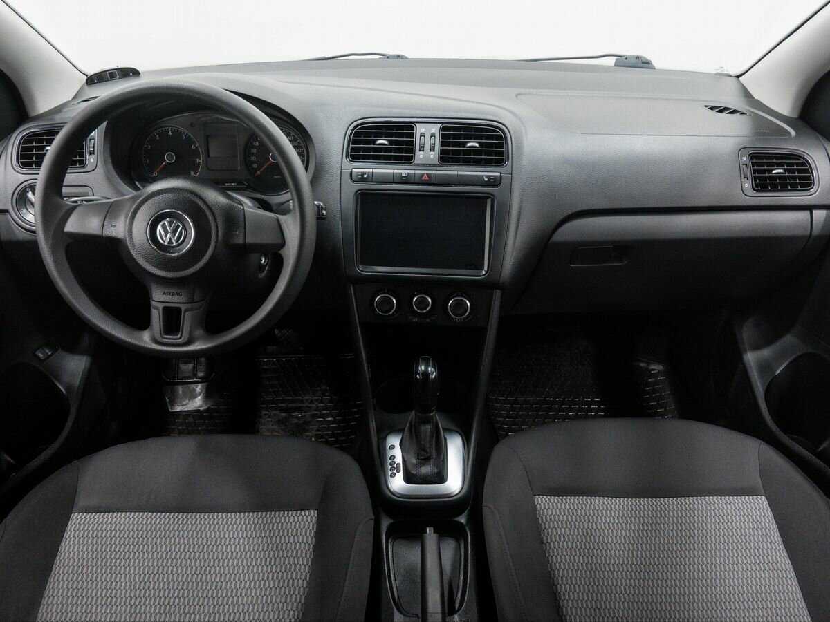 Volkswagen Polo с пробегом — 2014 год. Фото: #10