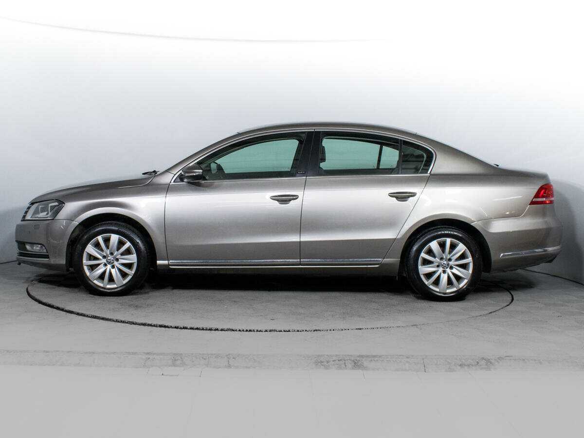 Volkswagen Passat с пробегом — 2012 год. Фото: #7