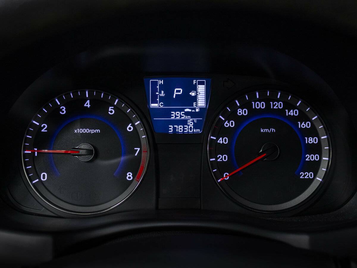 Hyundai Solaris с пробегом — 2015 год. Фото: #9