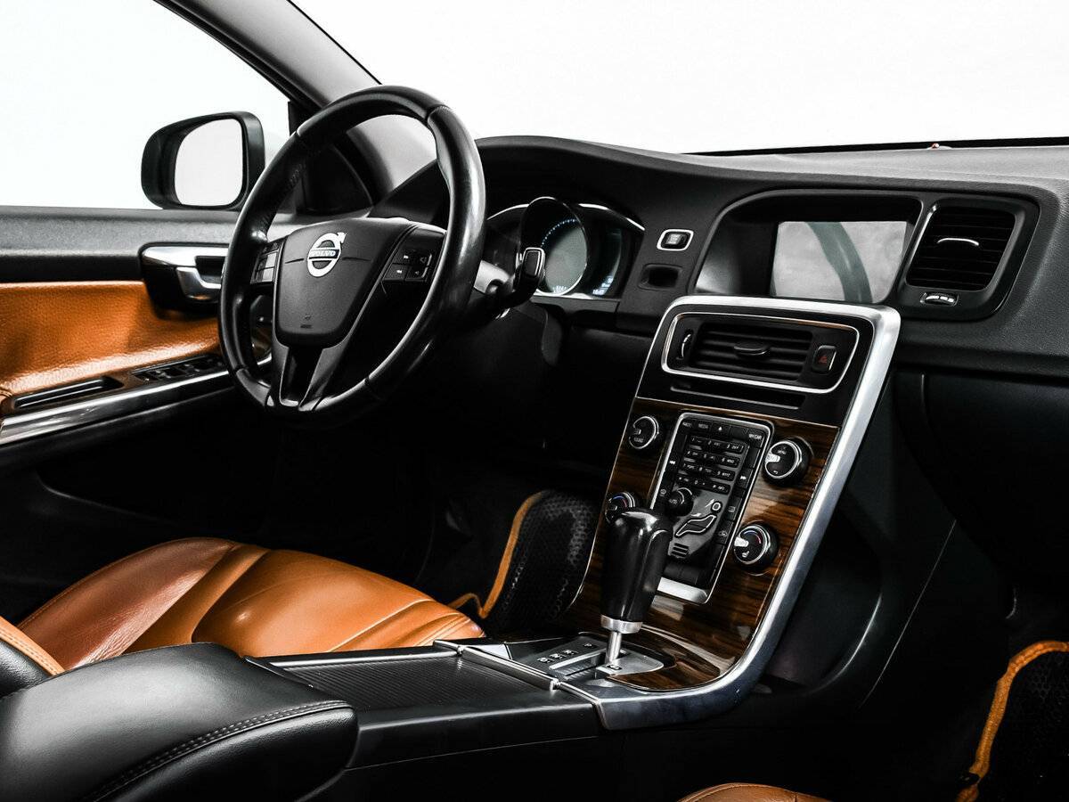 Volvo S60 с пробегом — 2012 год. Фото: #8