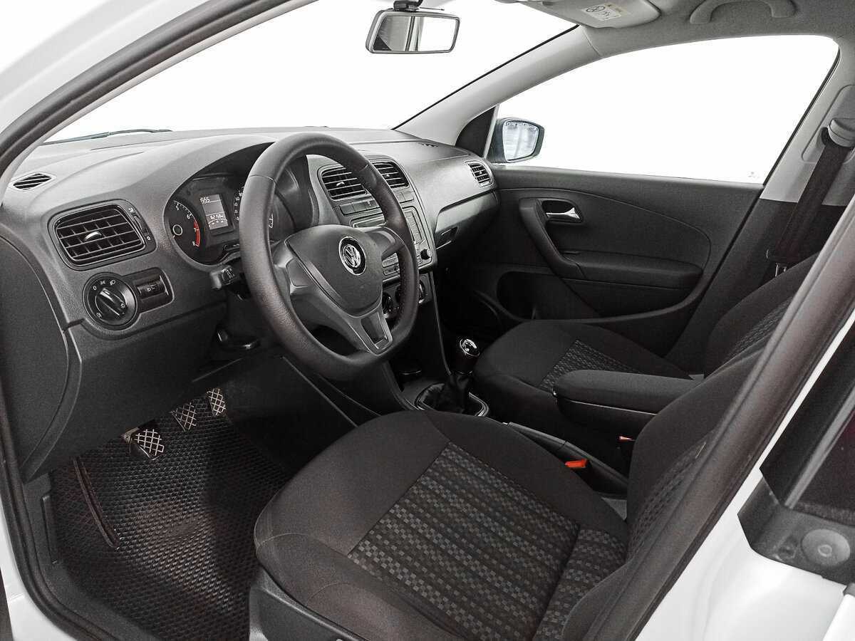 Volkswagen Polo с пробегом — 2019 год. Фото: #13