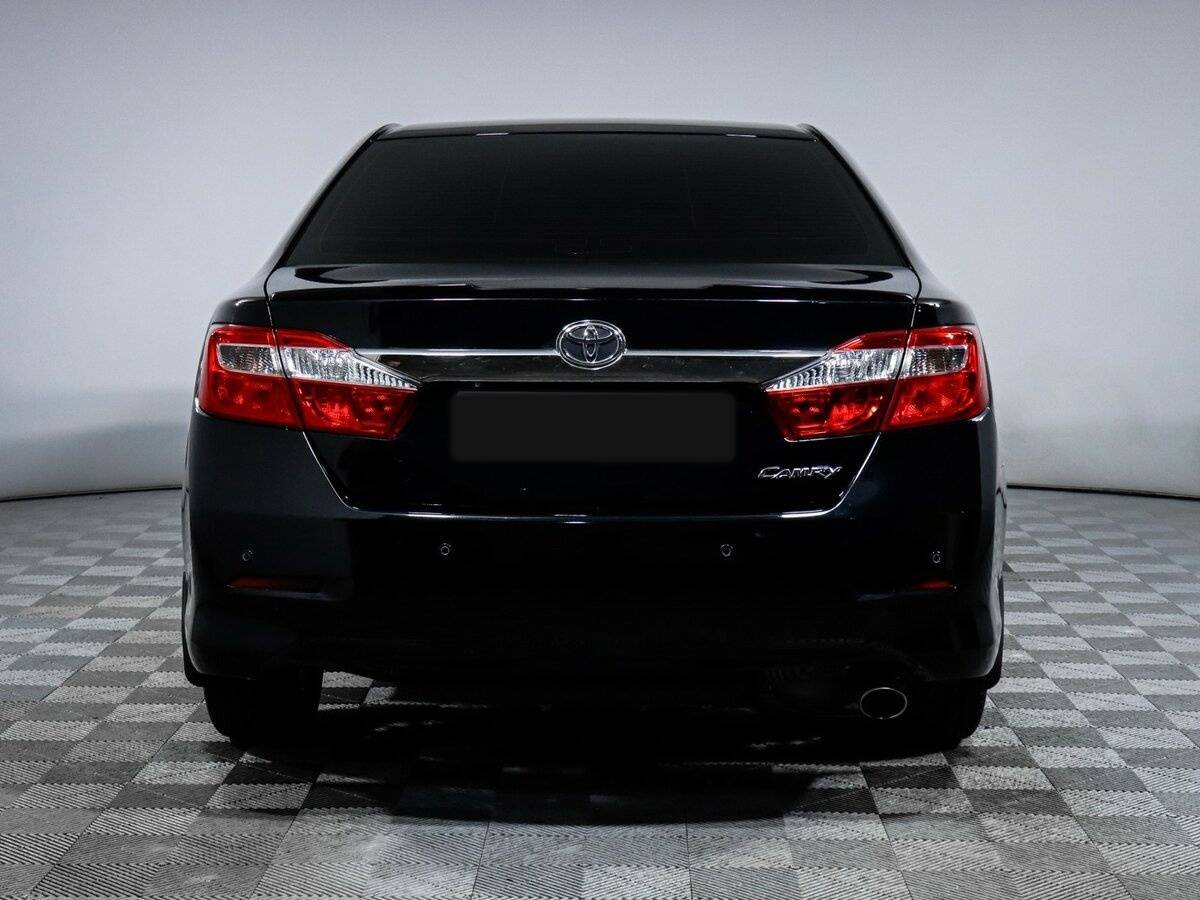 Toyota Camry с пробегом — 2014 год. Фото: #4