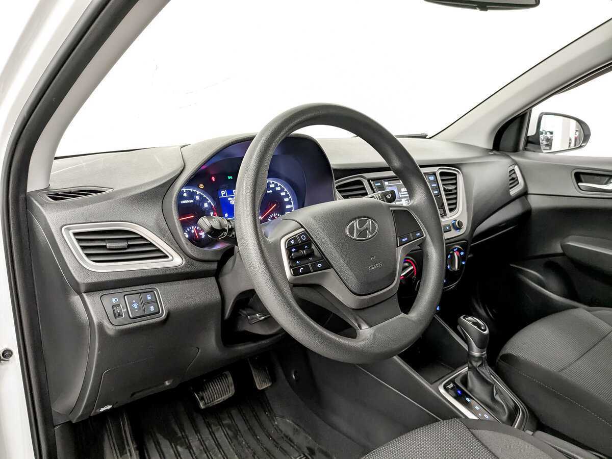 Hyundai Solaris с пробегом — 2021 год. Фото: #15