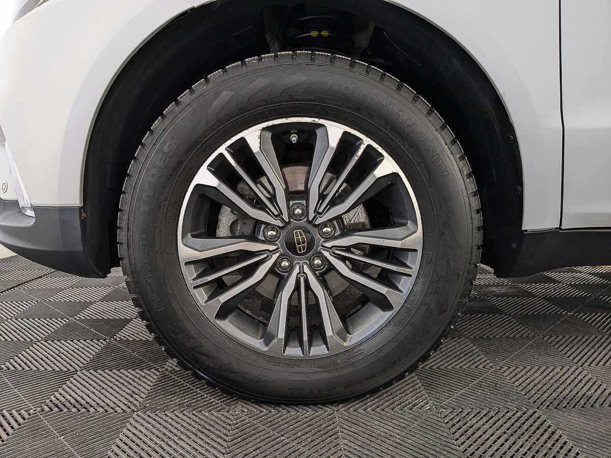 Geely Emgrand X7 с пробегом — 2018 год. Фото: #11