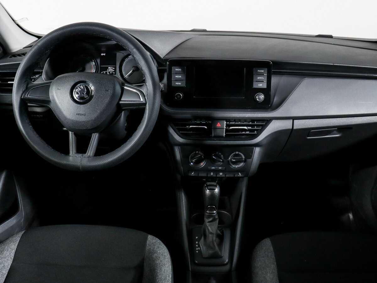 Skoda Rapid с пробегом — 2021 год. Фото: #8