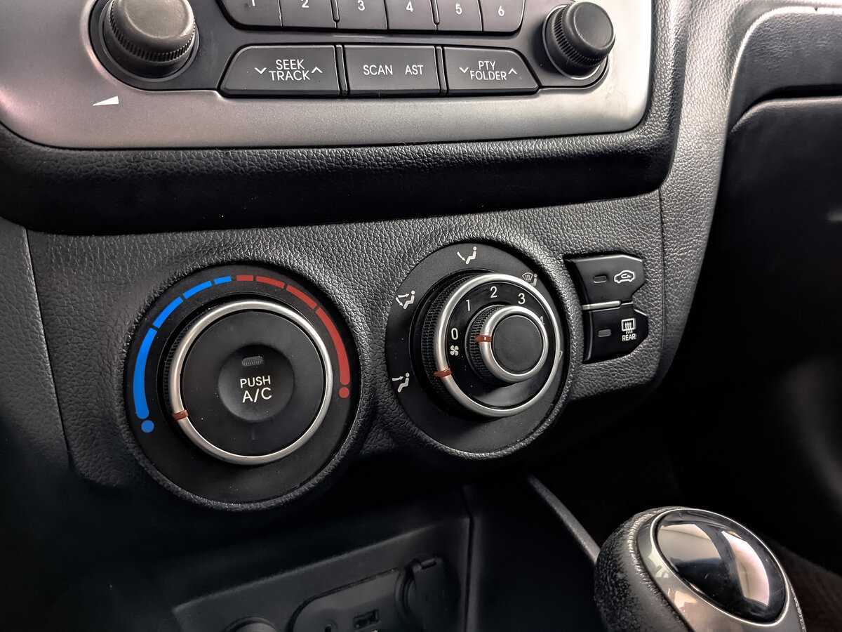 Kia Rio с пробегом — 2014 год. Фото: #16