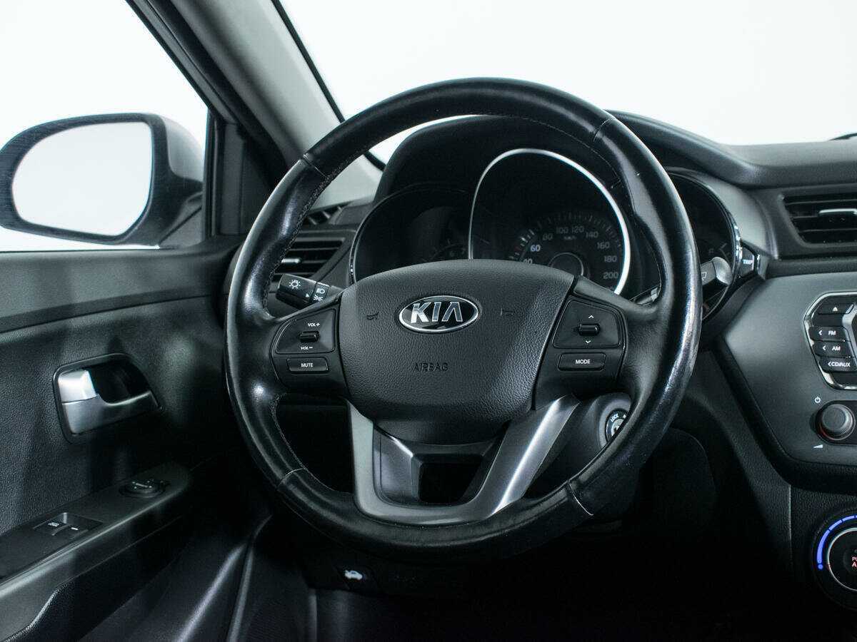 Kia Rio с пробегом — 2014 год. Фото: #13