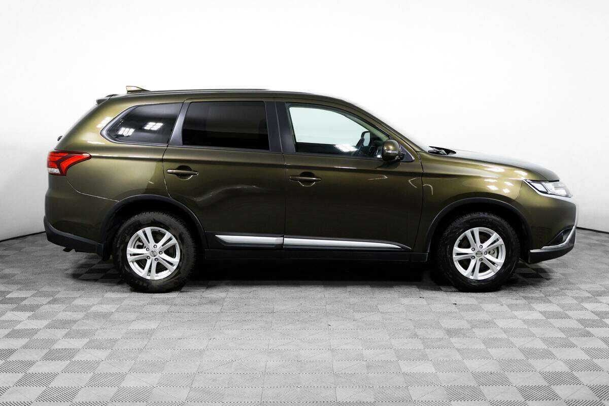 Mitsubishi Outlander с пробегом — 2020 год. Фото: #3