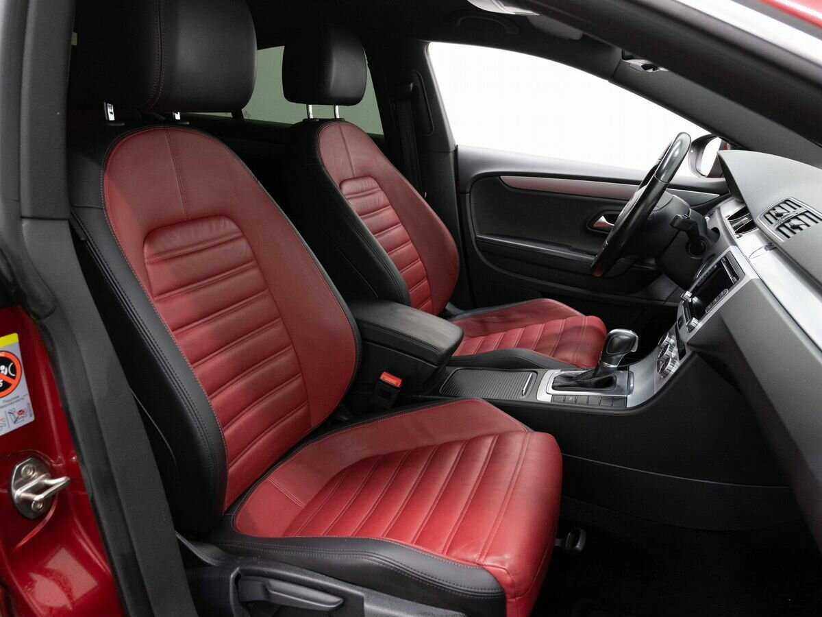 Volkswagen Passat CC с пробегом — 2014 год. Фото: #12