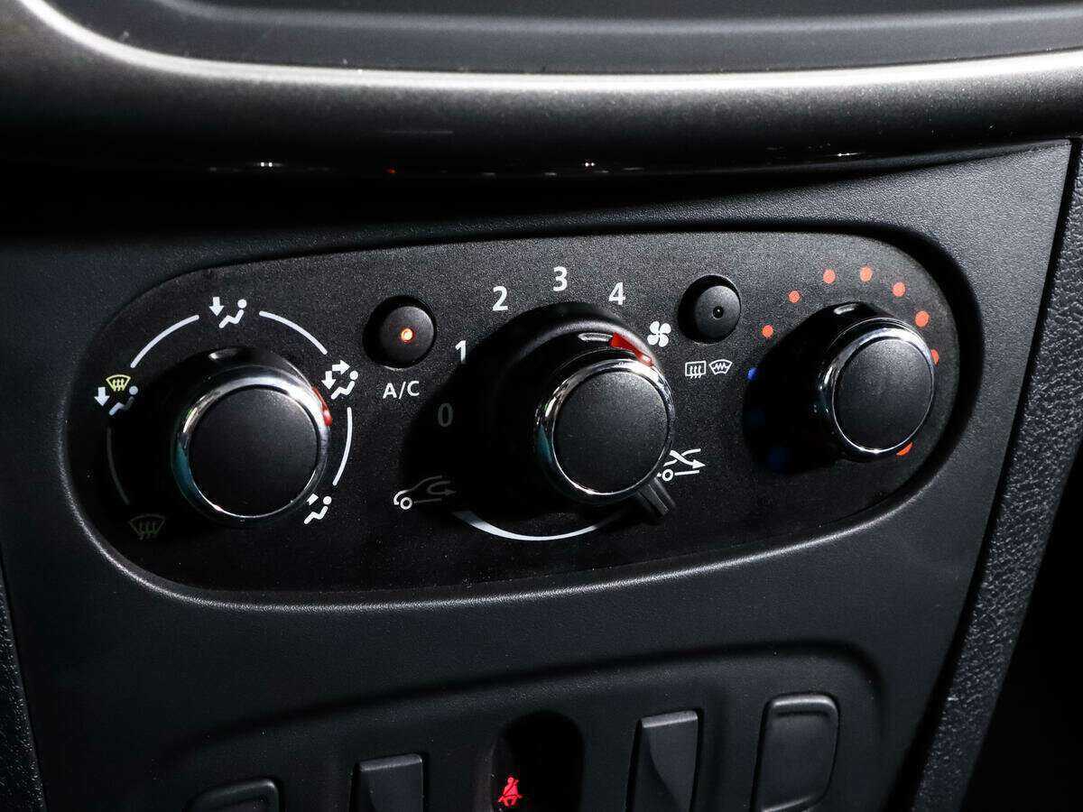 Renault Logan с пробегом — 2022 год. Фото: #11