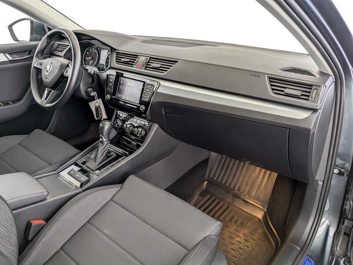 Skoda Superb с пробегом — 2019 год. Фото: #8