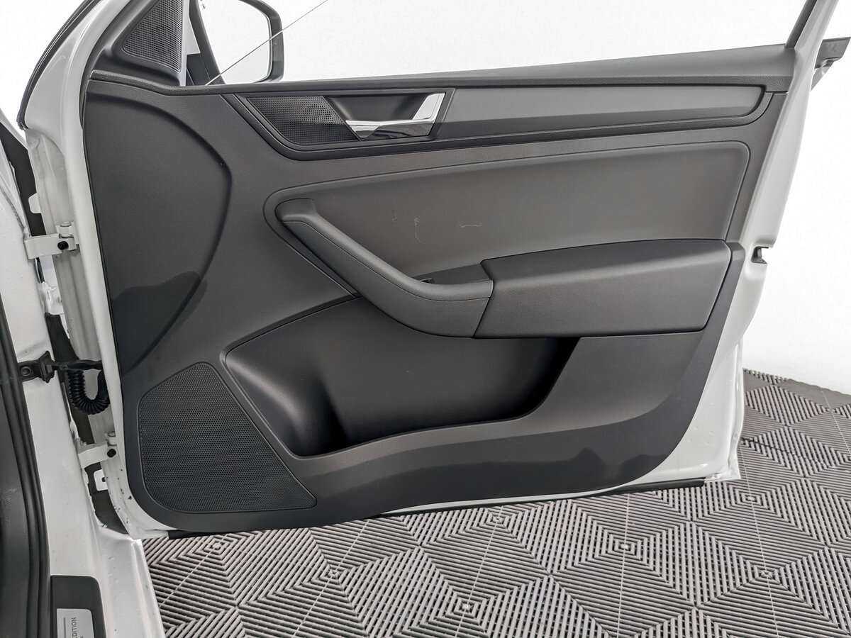 Skoda Rapid с пробегом — 2019 год. Фото: #19