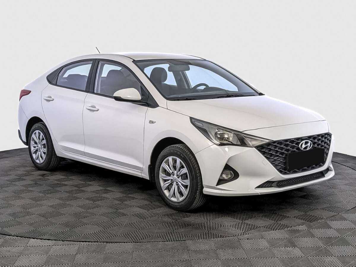 Hyundai Solaris с пробегом — 2022 год. Фото: #2