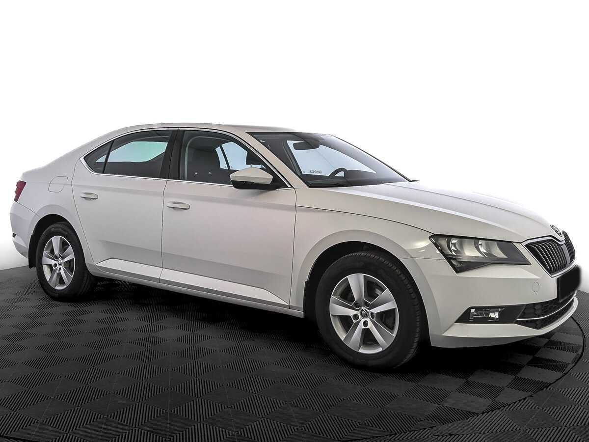 Skoda Superb с пробегом — 2017 год. Фото: #2