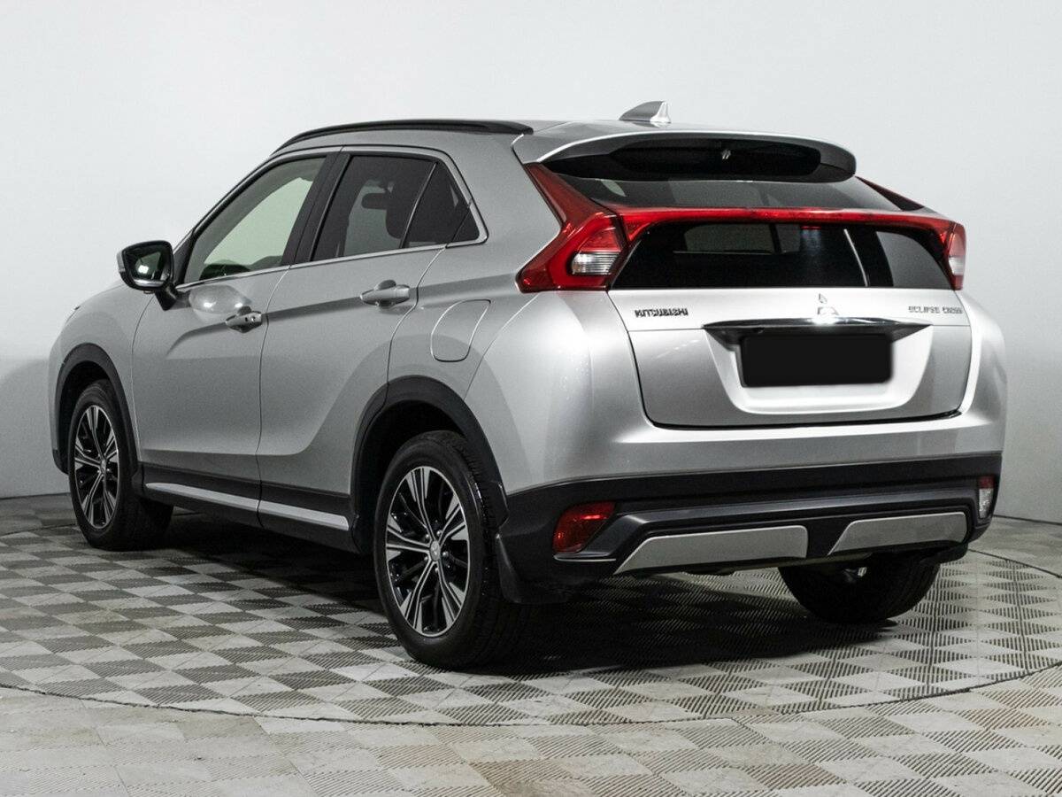 Mitsubishi Eclipse Cross с пробегом — 2018 год. Фото: #6