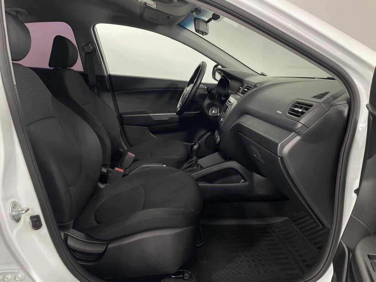 Kia Rio с пробегом — 2016 год. Фото: #12
