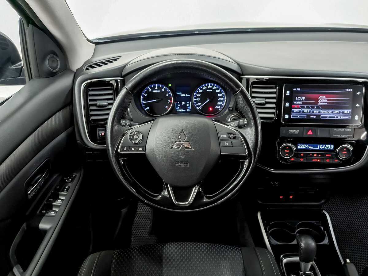 Mitsubishi Outlander с пробегом — 2018 год. Фото: #18