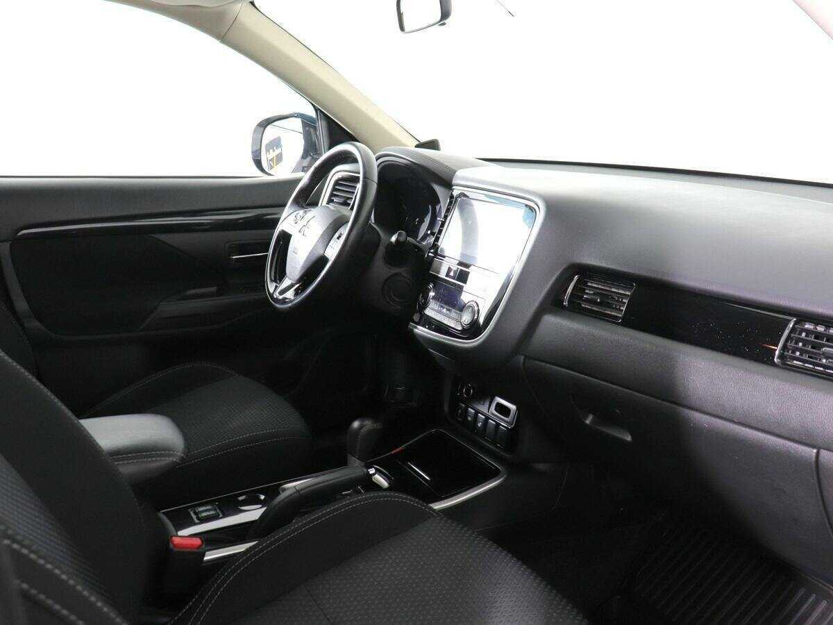 Mitsubishi Outlander с пробегом — 2019 год. Фото: #8