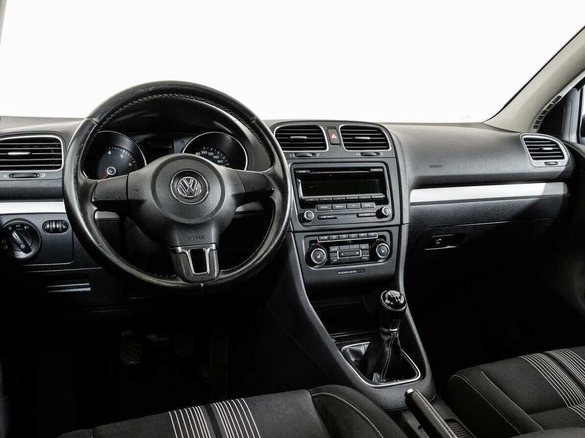 Volkswagen Golf с пробегом — 2012 год. Фото: #10