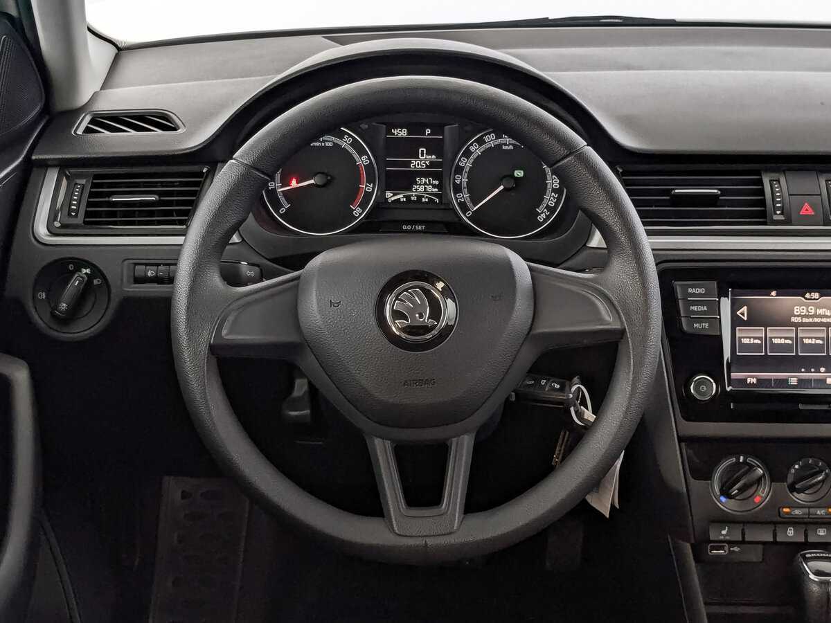 Skoda Rapid с пробегом — 2018 год. Фото: #17