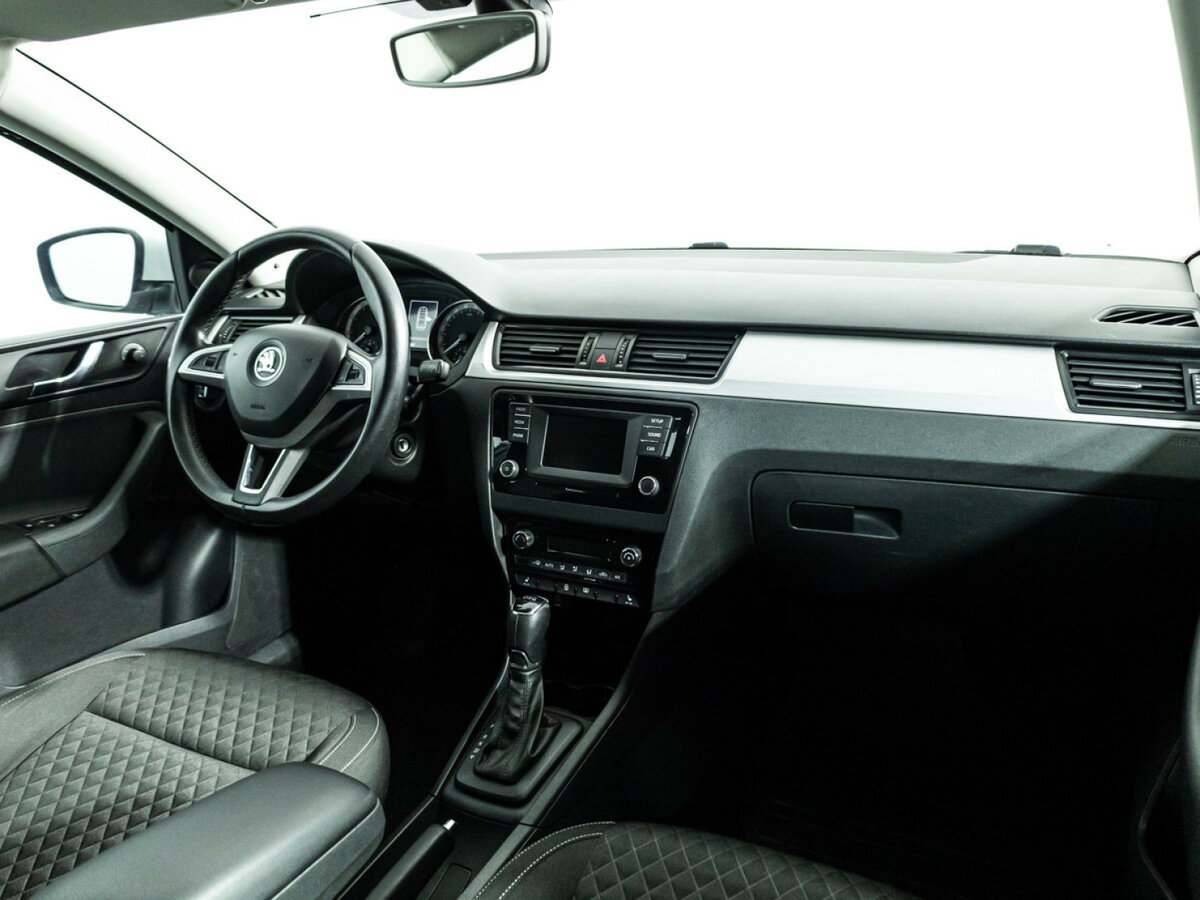 Skoda Rapid с пробегом — 2016 год. Фото: #8