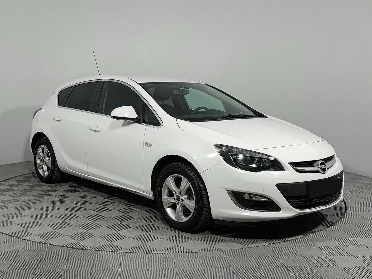 Opel Astra с пробегом — 2014 год. Фото: #2