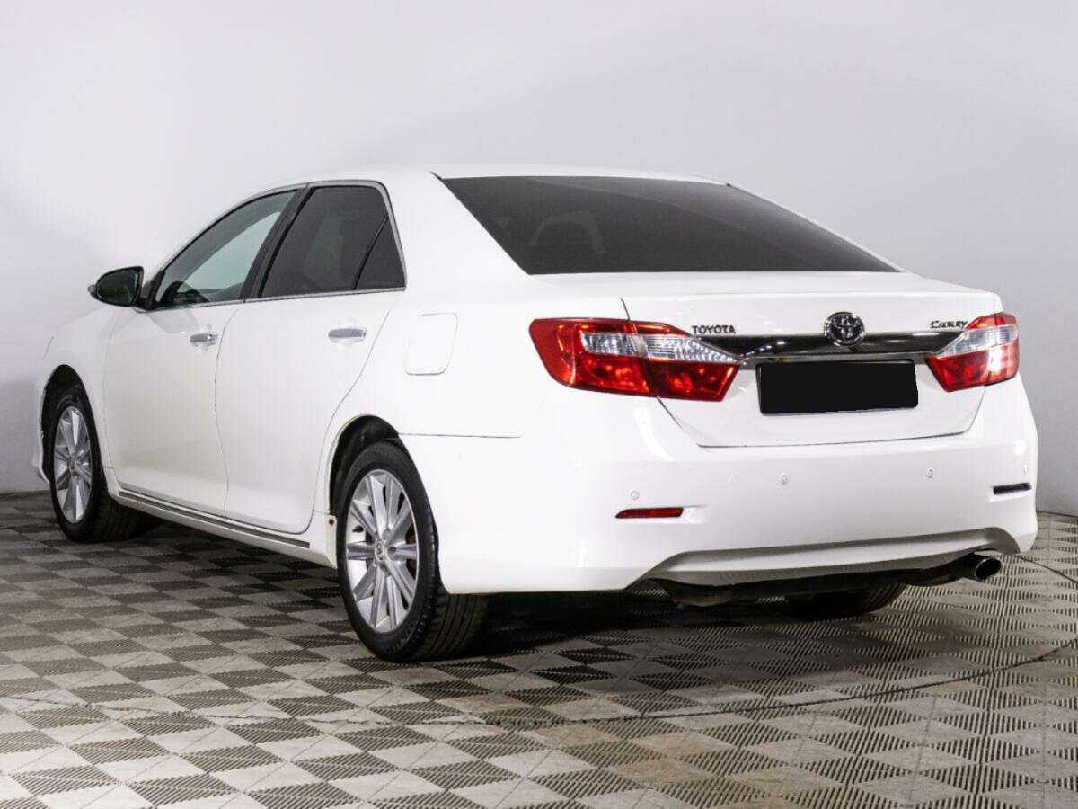 Toyota Camry с пробегом — 2012 год. Фото: #6