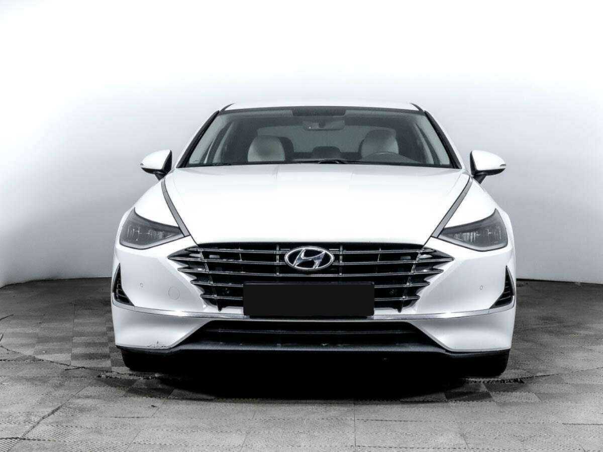 Hyundai Sonata с пробегом — 2020 год. Фото: #1