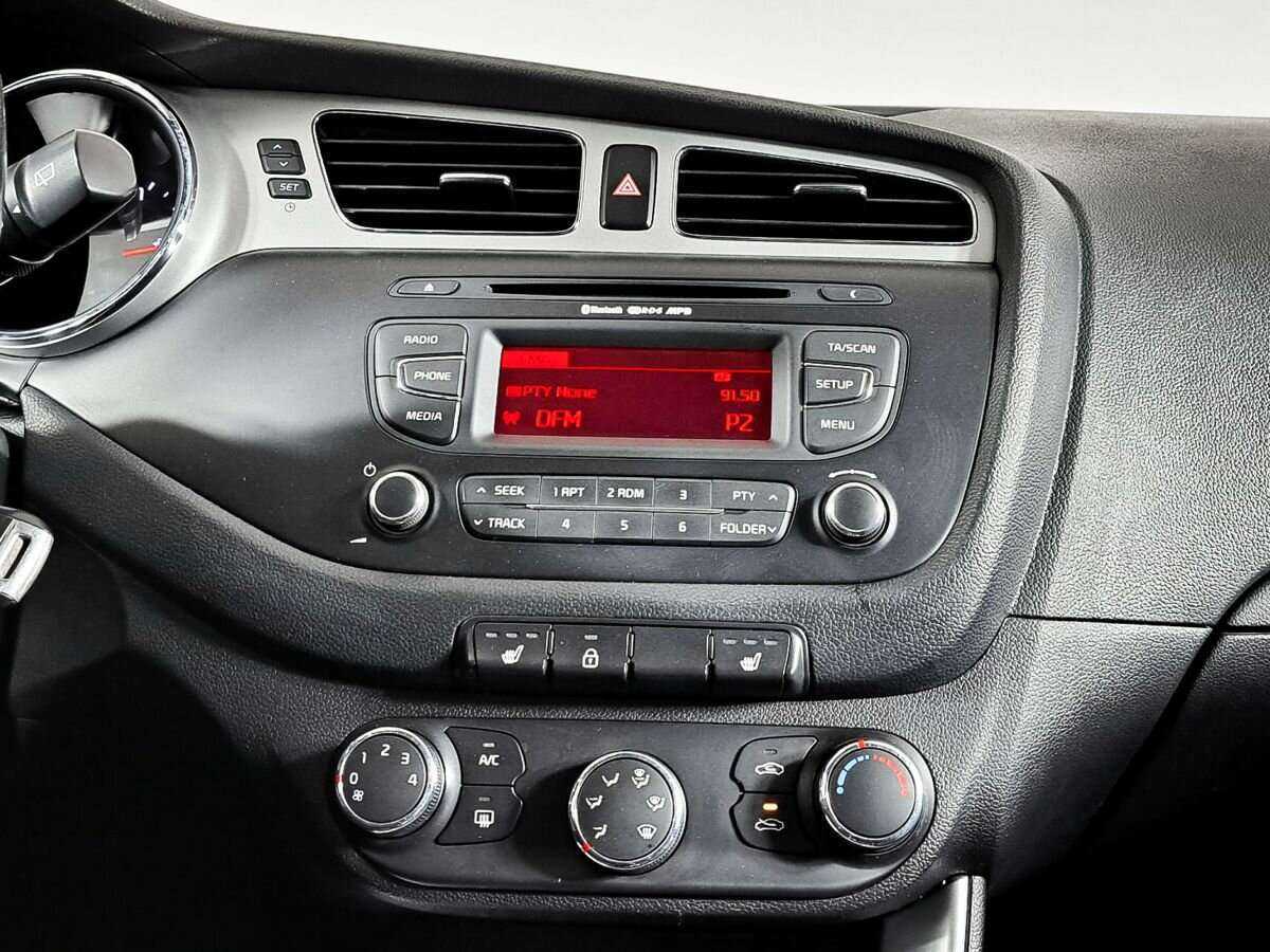 Kia Ceed с пробегом — 2015 год. Фото: #12