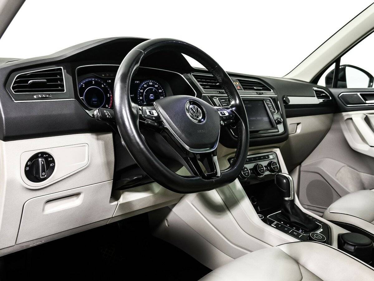 Volkswagen Tiguan с пробегом — 2017 год. Фото: #12