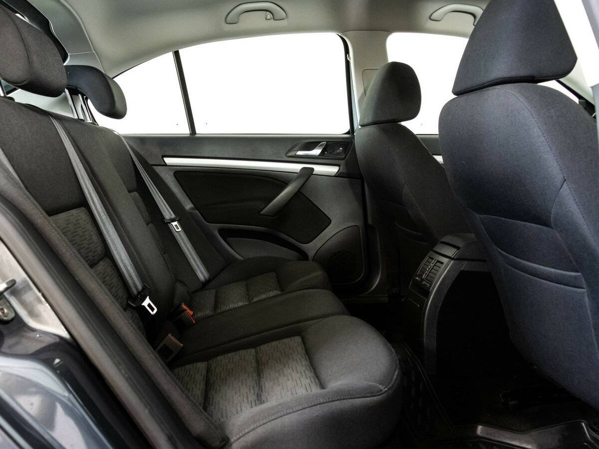 Skoda Octavia с пробегом — 2012 год. Фото: #11