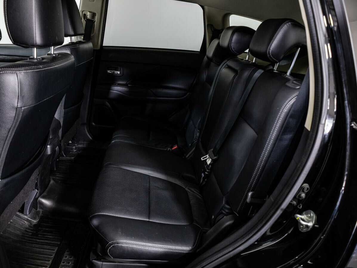 Mitsubishi Outlander с пробегом — 2015 год. Фото: #7