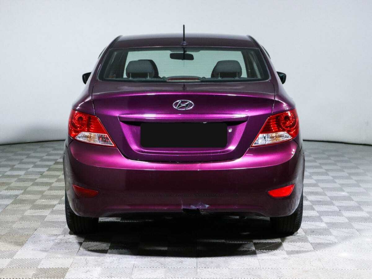 Hyundai Solaris с пробегом — 2012 год. Фото: #5