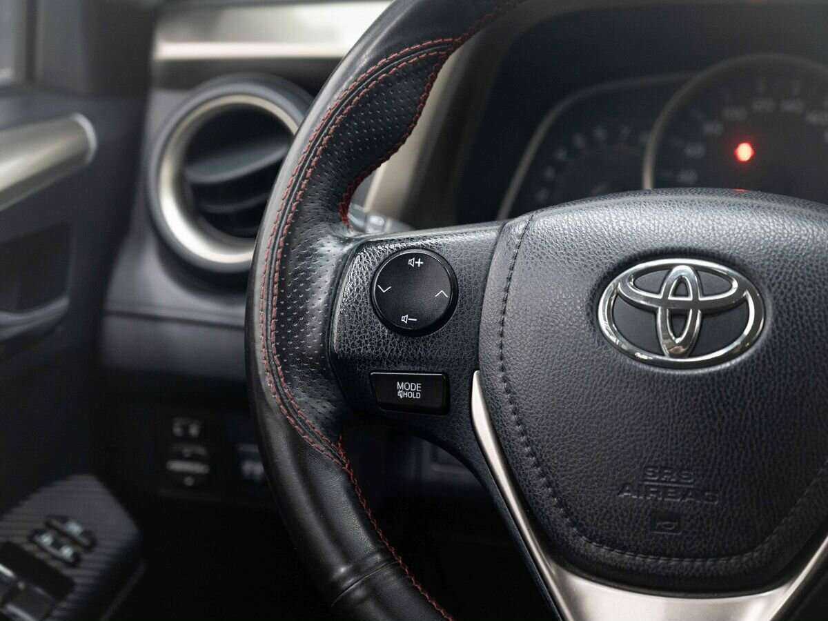 Toyota RAV4 с пробегом — 2013 год. Фото: #15