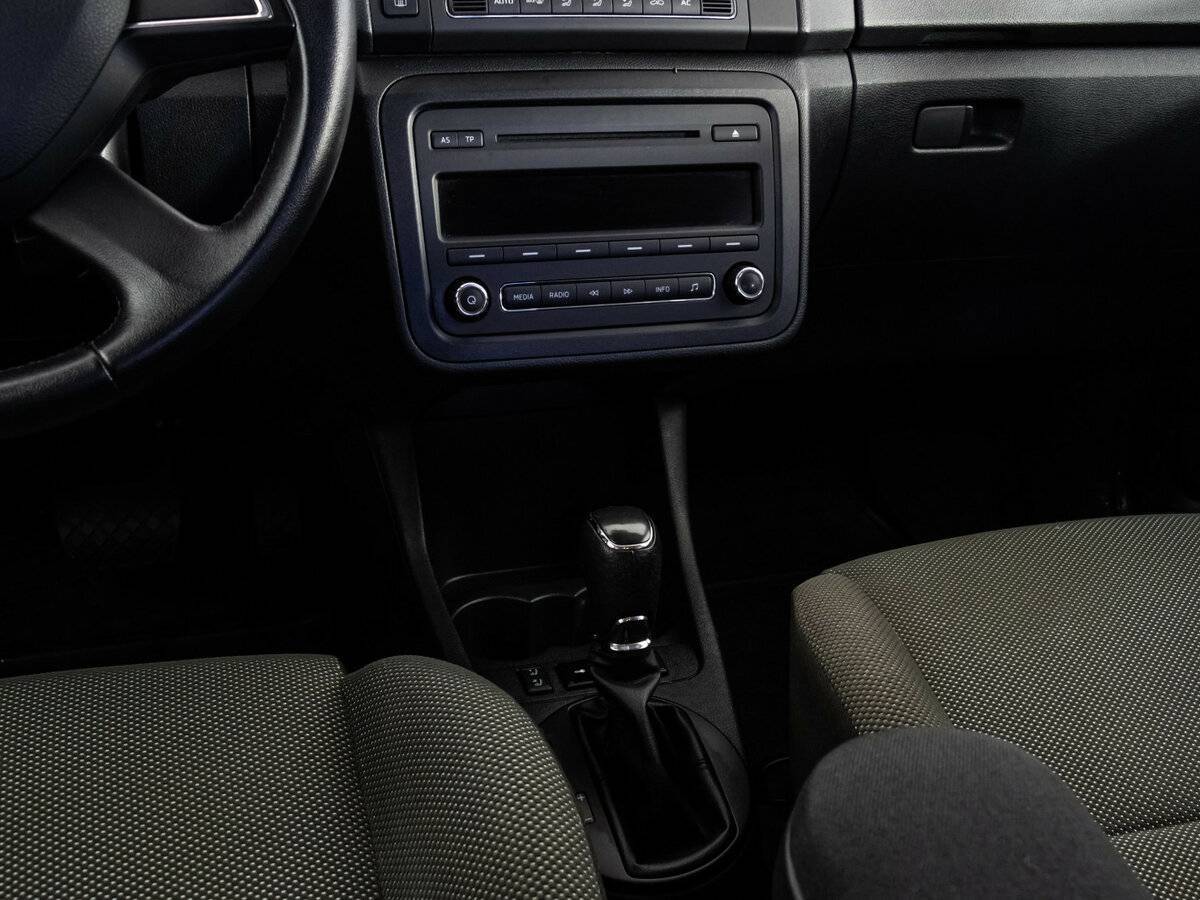 Skoda Fabia с пробегом — 2013 год. Фото: #12