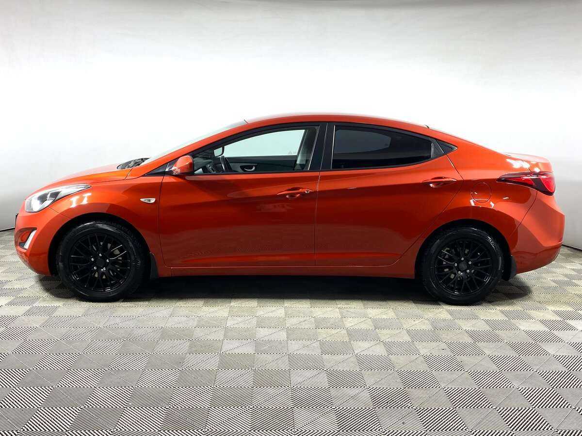 Hyundai Elantra с пробегом — 2015 год. Фото: #5