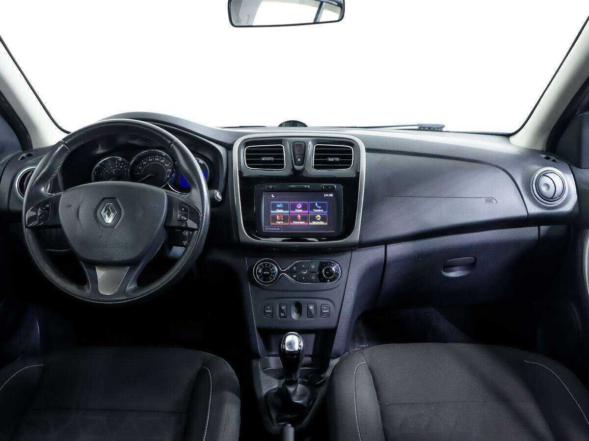 Renault Sandero с пробегом — 2018 год. Фото: #9