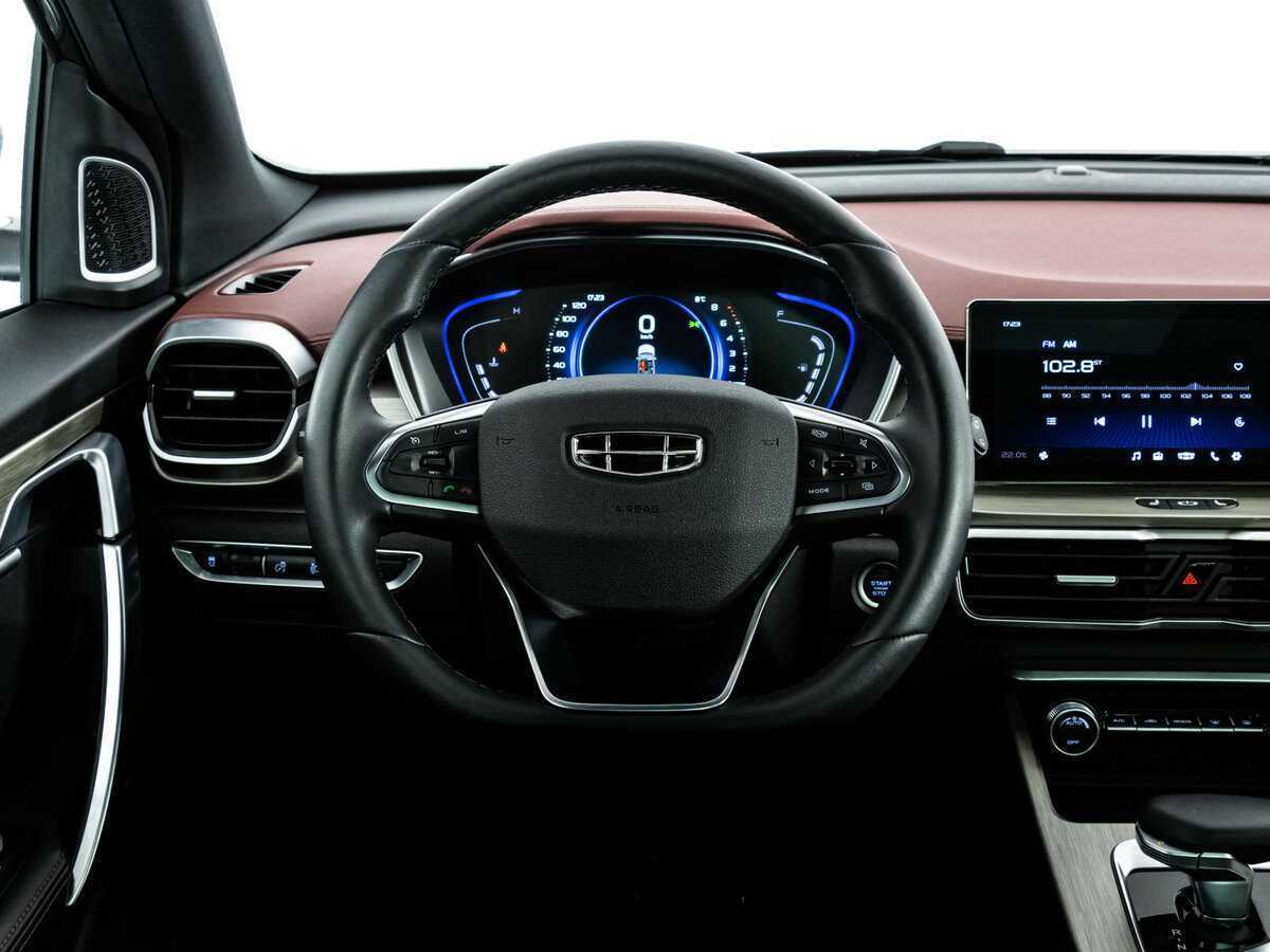 Geely Coolray с пробегом — 2023 год. Фото: #7