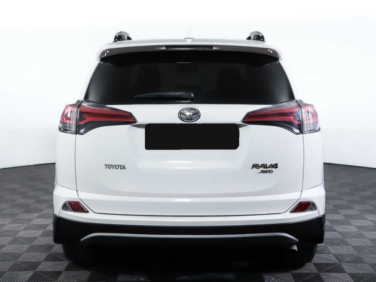 Toyota RAV4 с пробегом — 2017 год. Фото: #5