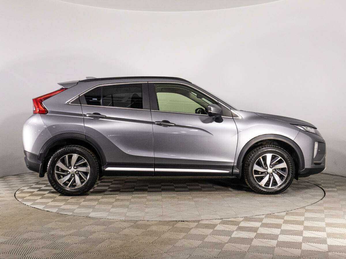 Mitsubishi Eclipse Cross с пробегом — 2018 год. Фото: #3